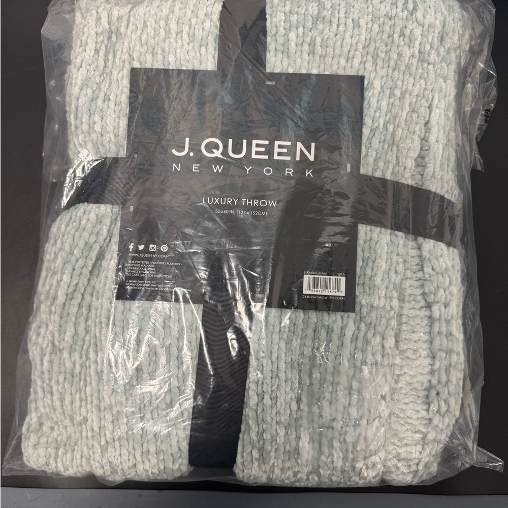 Soft Ocean Blue/Green Luxury Throw Blanket